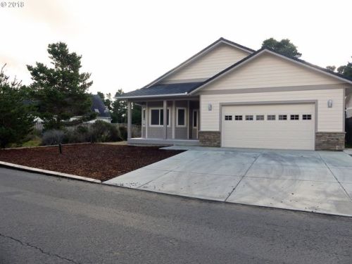 2143 Royal Saint George Dr, Florence, OR 97439-9510
