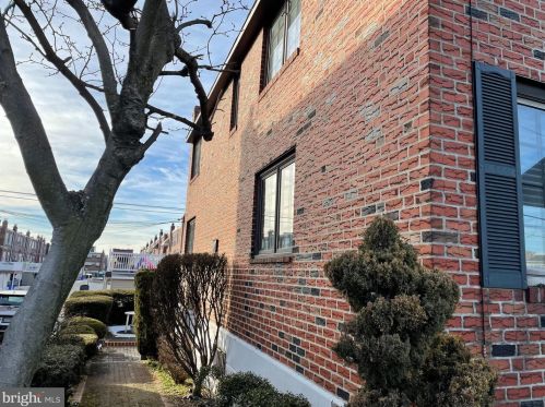 3104 18th St, Philadelphia, PA 19145-5413