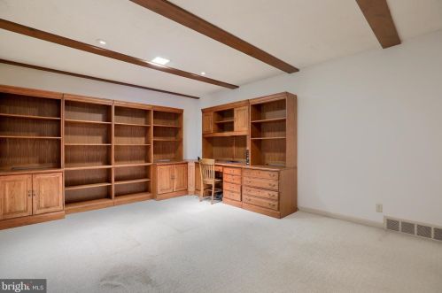 1455 Country Club Dr, Lancaster PA  17601-5211 exterior