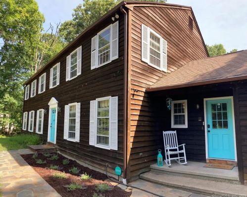 8 Heath Spur, Gales Ferry, CT 06339-1309