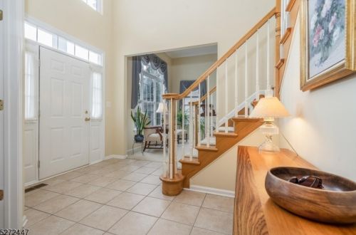 16 Stable Ln, Flemington, NJ 08822-1598
