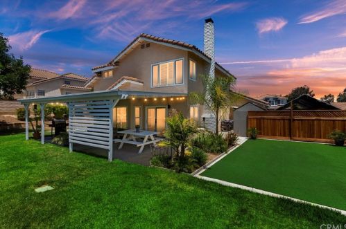 916 High Peak Dr, Riverside, CA 92506-6153