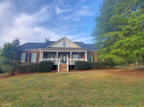 144 Manor Pl, Commerce, GA 30530-7707