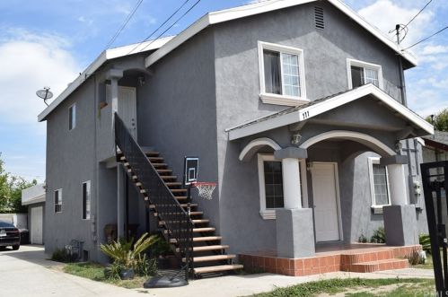 111 Cedar St, Compton, CA 90220-2304