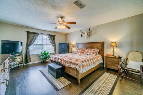 1015 River Plantation Dr, Holly Springs GA  30188-2388 exterior