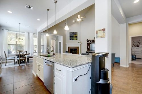 829 Catalina Ln, Austin TX  78737-4715 exterior