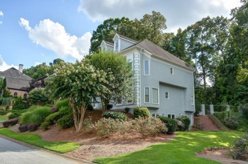 4502 Chattahoochee Plantation Dr, Marietta GA  30067-4686 exterior