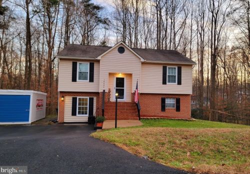 10000 Knotty Pine Ct, Spotsylvania, VA 22553-1607