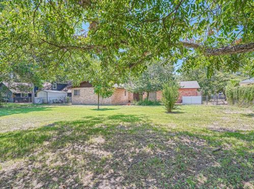 2700 Dunbarton Dr, Austin TX  78723-2235 exterior