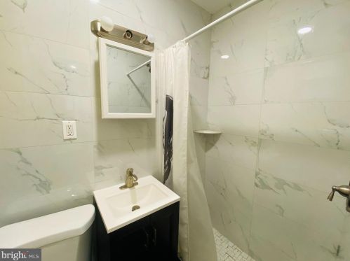 1120 Locust St, Philadelphia PA  19107-6734 exterior