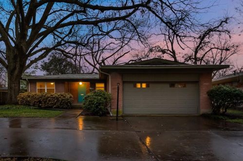 6912 Clemson Dr, Dallas TX  75214-1713 exterior