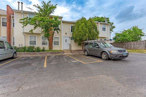 1303 Wyndham Dr, Palatine, IL 60074-7907