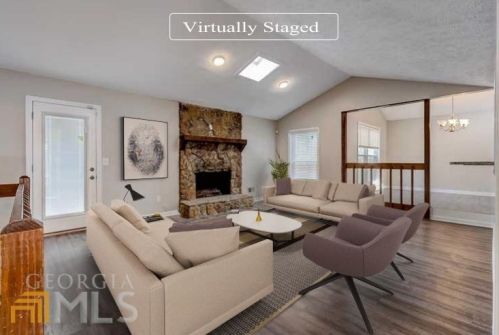 904 Lost Creek Cir, Stone Mountain, GA 30088-2109