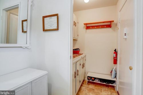 54 Valleybrook Dr, Lancaster PA  17601-4617 exterior