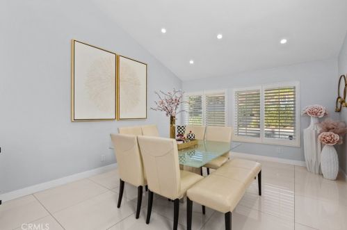 1130 Old Phillips Rd, Glendale CA  91207-1112 exterior