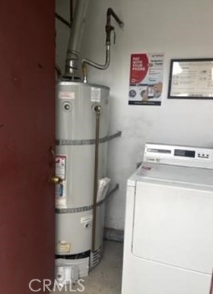 301 Tustin Ave, Anaheim CA  92807-2633 exterior