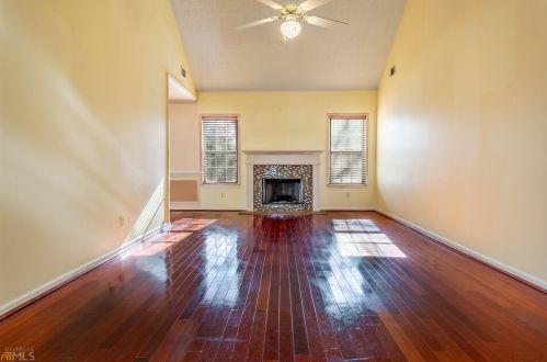 90 Dairyland Dr, Porterdale, GA 30016-1359