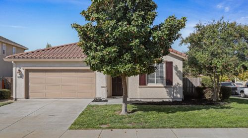 1513 Topiary Dr, Manteca, CA 95337-8643