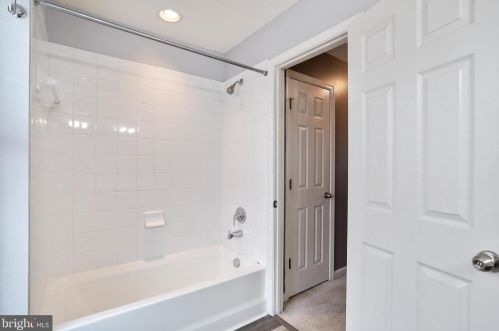 399 Lord Fairfax St, Charles Town WV  25414-2609 exterior