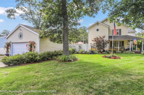 230 Overlook Dr, Wall Township, NJ 07753-5541