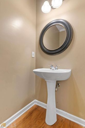 5665 Baffin Rd, Atlanta GA  30349-7051 exterior