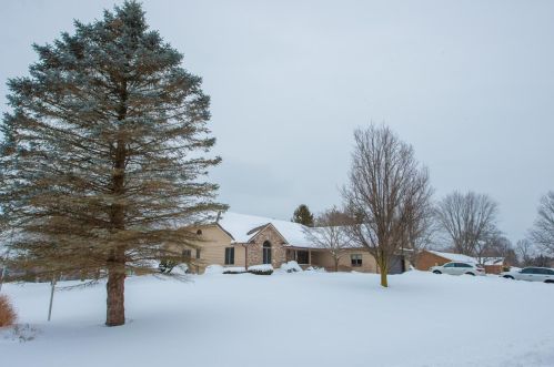 1852 Morningside Dr, Valpo, IN 46383-6656