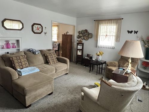 2418 Dellwood Dr, Springfield, OH 45505-2529