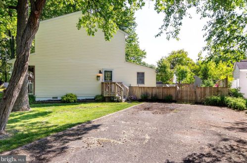 1217 Pine Ave, Shady Side MD 20764-9575 exterior