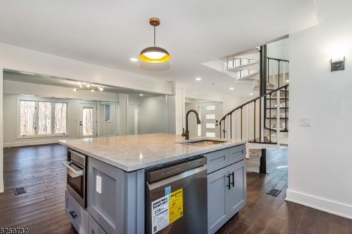 113 Everdale Rd, Dover NJ  07869-2301 exterior