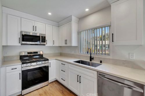 535 Zeyn St, Anaheim CA  92805-2654 exterior