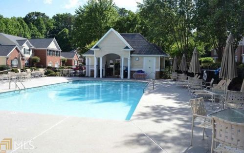 2075 Pine Tree Dr, Buford, GA 30518-6127
