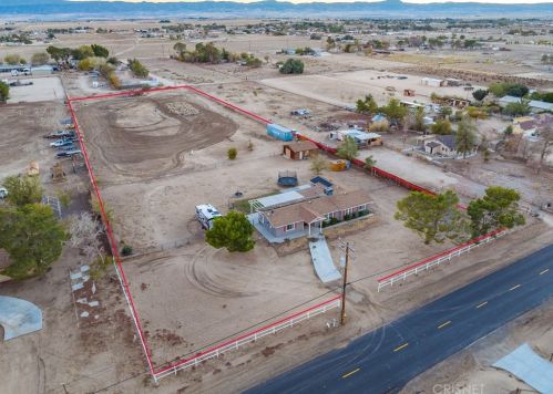 8042 Avenue, Lancaster, CA 93536-8790