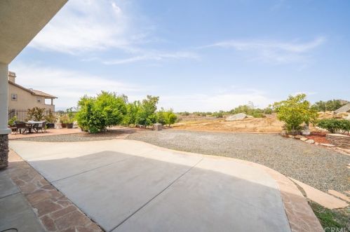 16550 Catalonia Dr, Riverside CA  92504-8701 exterior