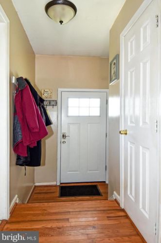 340 Stallion Sq, Leesburg, VA 20176-4859