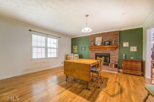 2555 White Pine Ln, Mansfield, GA 30055-4804