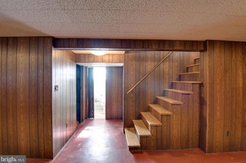 1906 August Dr, Silver Spring MD 20902-4034 exterior