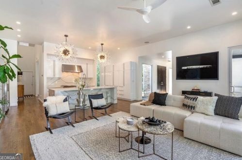 1104 Citadel Dr, Atlanta GA  30324-3816 exterior