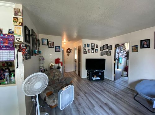 207 9th St, Gilroy, CA 95020-6471