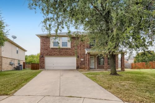 7101 Bannock Dr, Fort Worth, TX 76179-4571