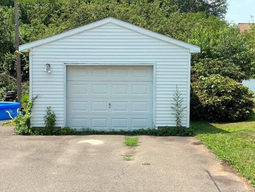 135 Greenwood St, New Britain, CT 06051-3334