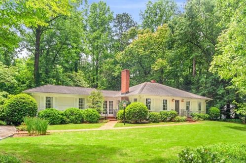 152 Burdette Rd, Atlanta GA  30327-4804 exterior