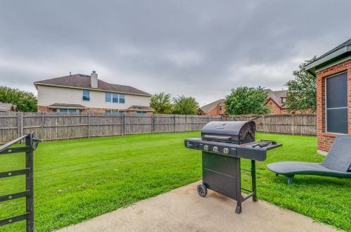 5329 Molasses Dr, Fort Worth TX  76179-8166 exterior