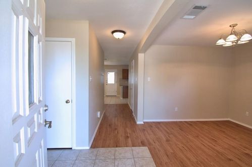 115 Remington Dr, Uhland TX  78640-4329 exterior