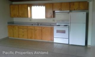 548 Rock St, Ashland OR  97520-1685 exterior