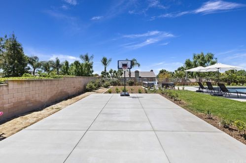 7539 Whitegate Ave, Riverside CA  92506-5455 exterior