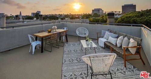 1319 Harvard St, Santa Monica CA  90404-2436 exterior