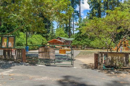 17568 Comanche Trl, Los Gatos CA  95033-8835 exterior