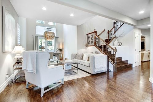 8730 Foxhollow Dr, Anaheim CA  92808-1674 exterior