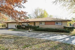 8029 Clarendon Hills Rd, Willowbrook, IL 60527-2431