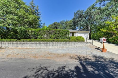 470 Riverview Dr, Auburn, CA 95603-5734
